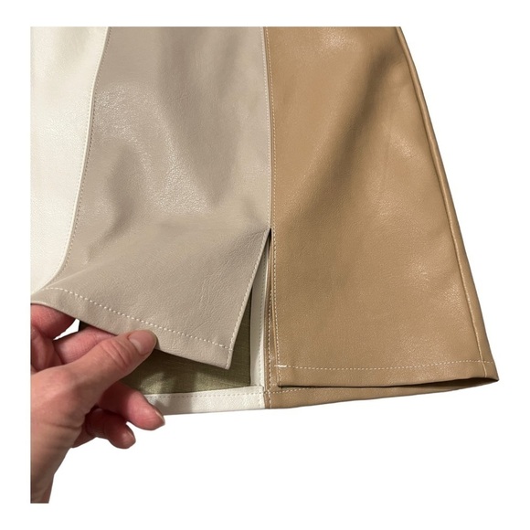 NWT Le Lis Collection Vegan Leather Striped Neutral Women’s Skirt Size Large - Picture 6 of 13